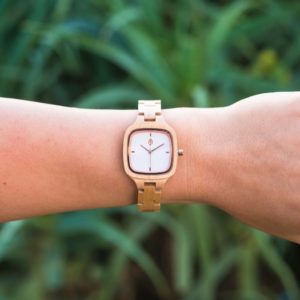 שעון יד מעץ לנשים דגם Renata